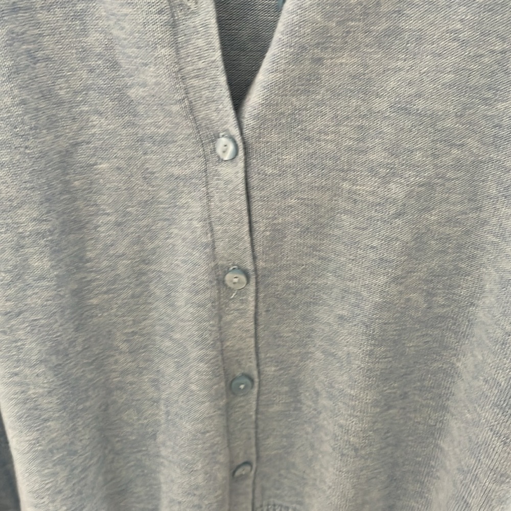Liz Claiborne button cardigan - Picture 4 of 4